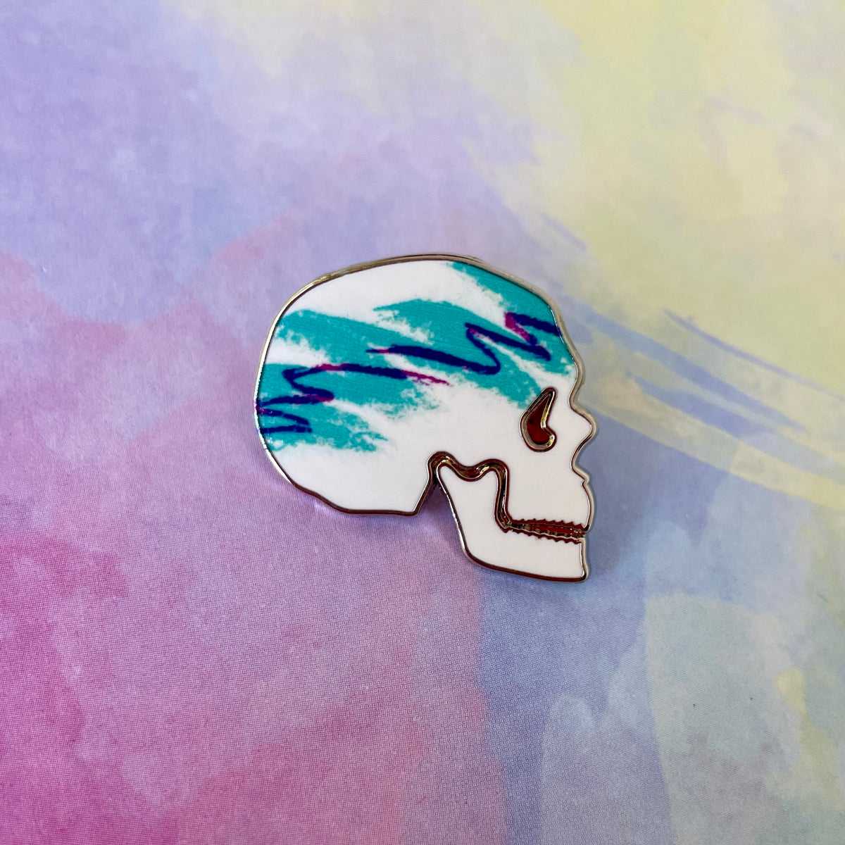 Retro Skull Pin